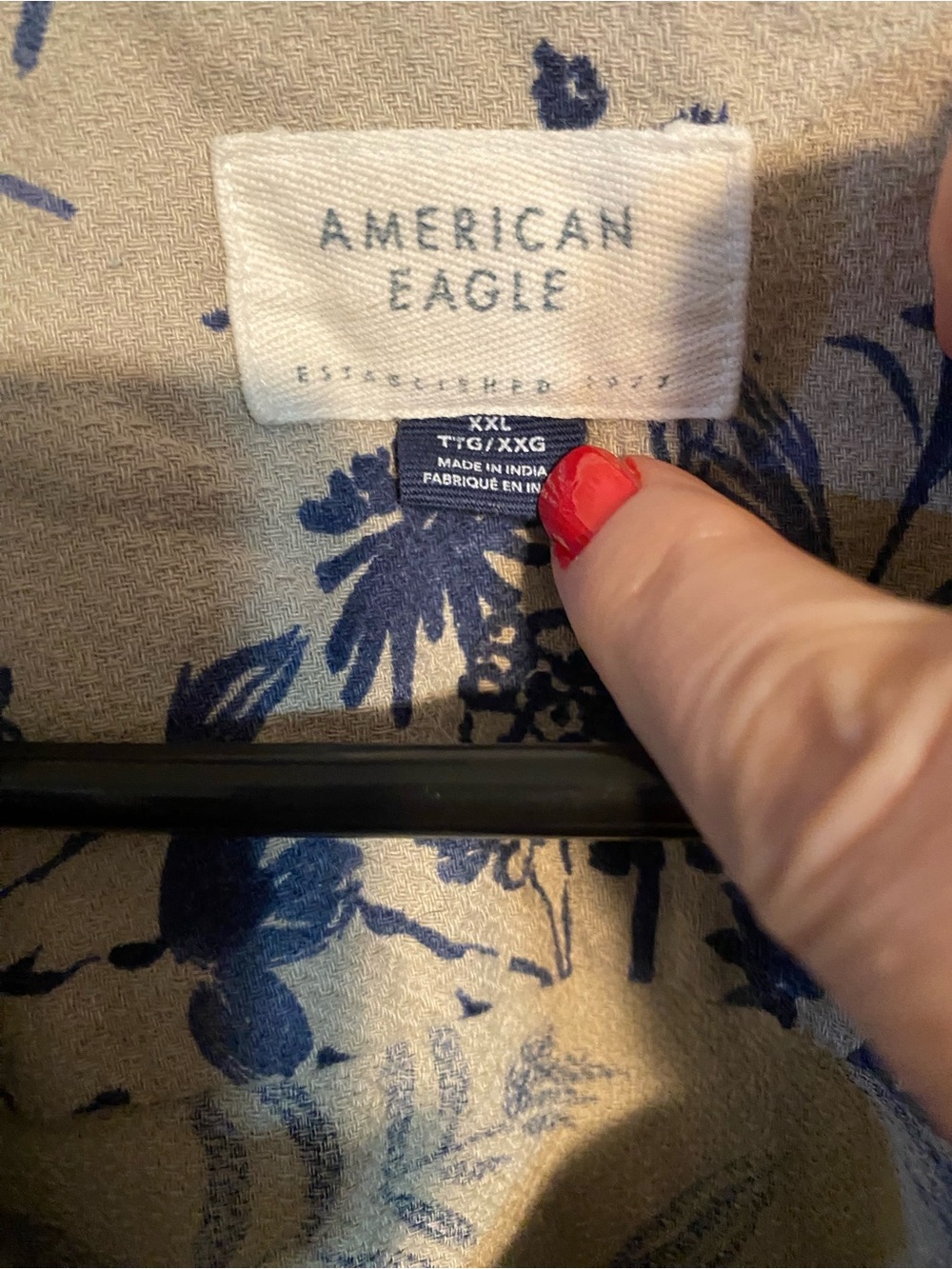 American Eagle Outfitters Beige Button-Down Shirt with Navy Floral Print Size L - Picture 3 of 6